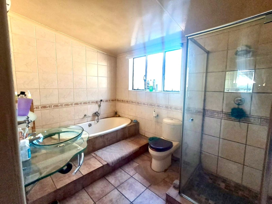5 Bedroom Property for Sale in Sasolburg Ext 4 Free State